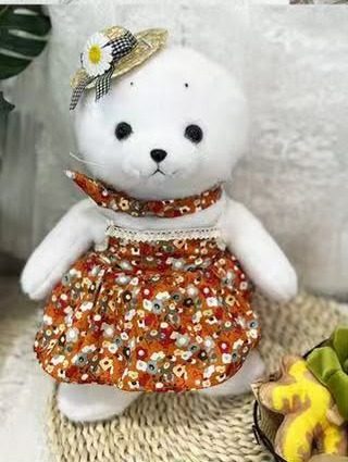 Peluche blanco con sombrero y vestido floral